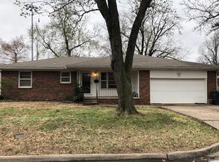 329 E 15th St, Claremore, OK 74017