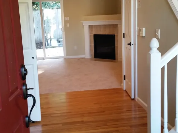 13207 NE 201st Ct, Woodinville, WA 98072