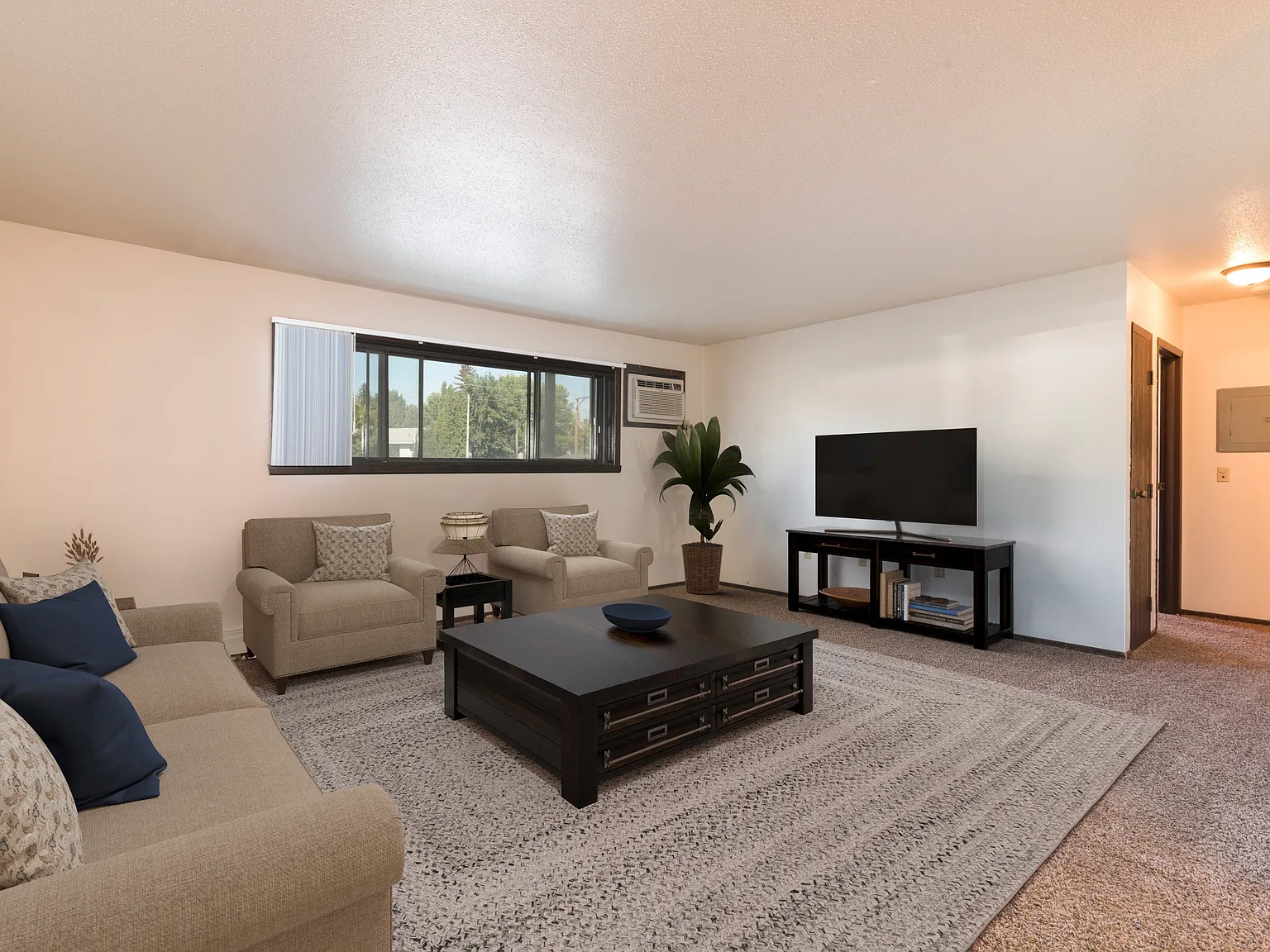 Rosser Apartments — Photo 1
