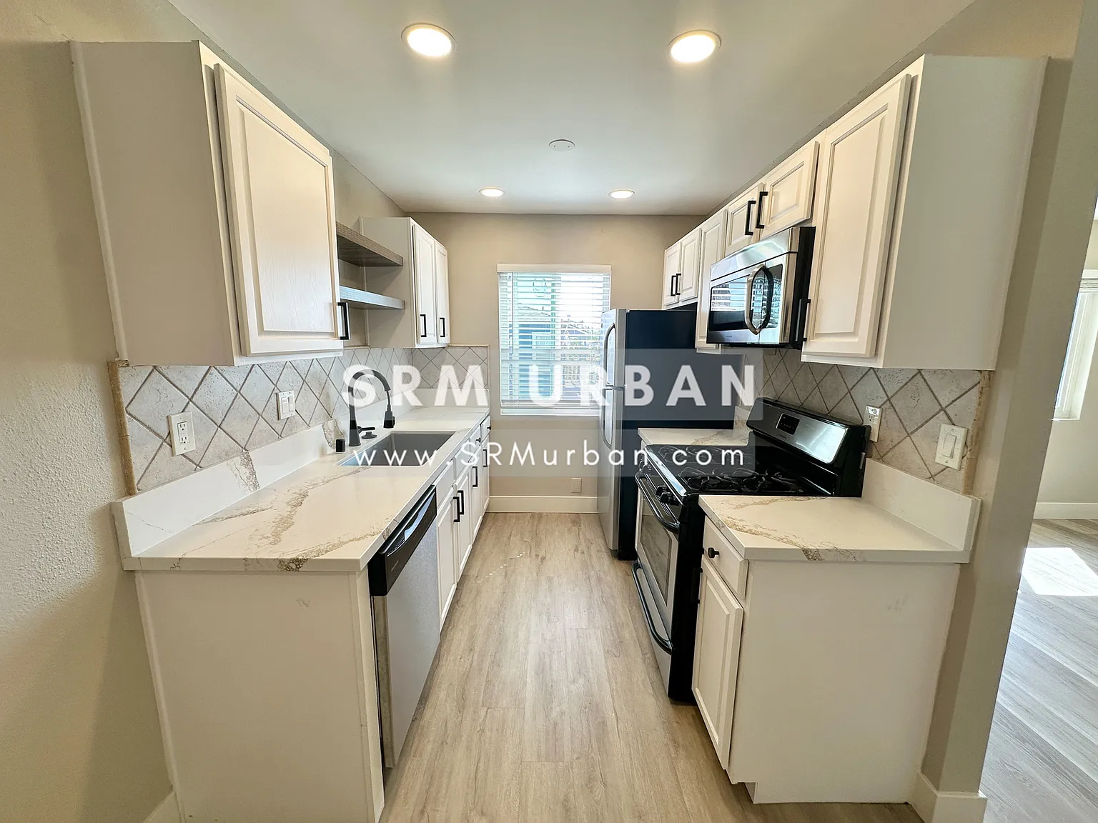 2 bed, 950 sqft, $2,695 — Photo 3