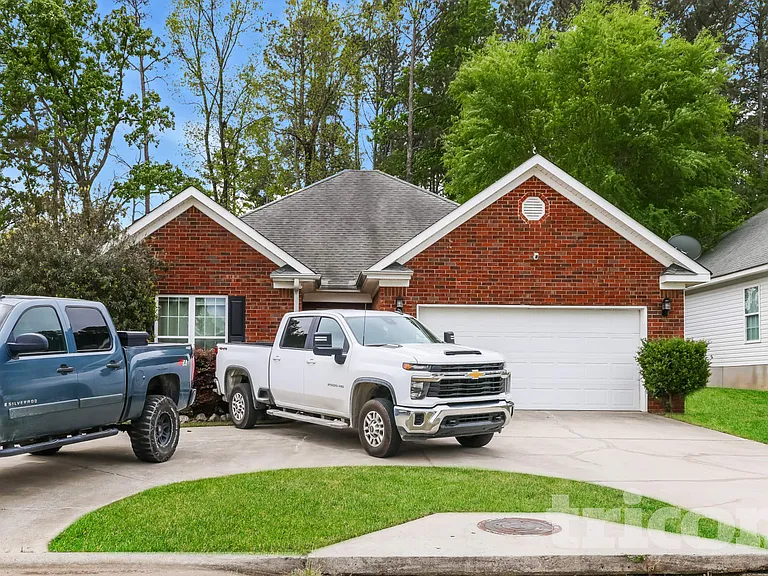 2124 Sylvan Lake Dr — Photo 1