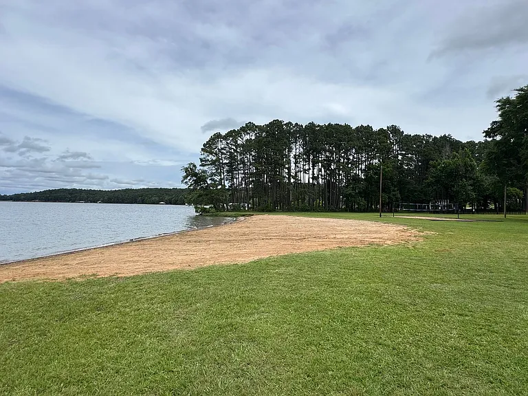 Water's Edge — Photo 31