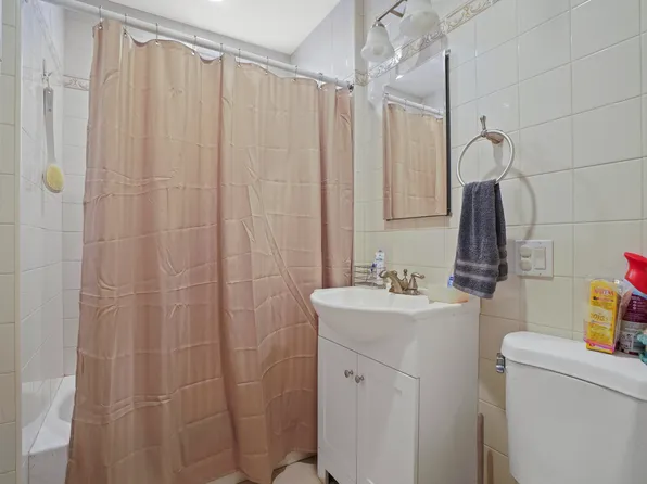 60-46 Putnam Avenue image 22 of 47