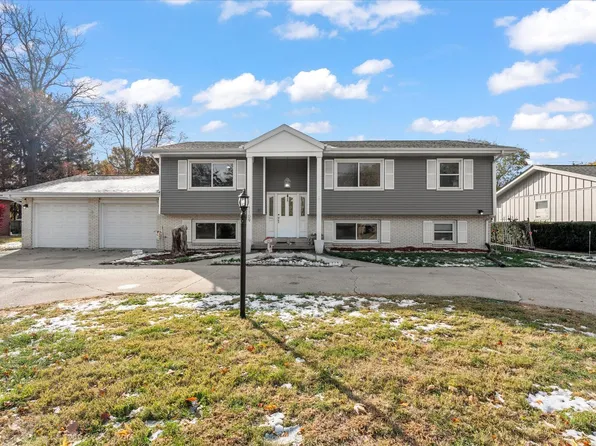 1109 W Kirby Ave, Champaign, IL 61821