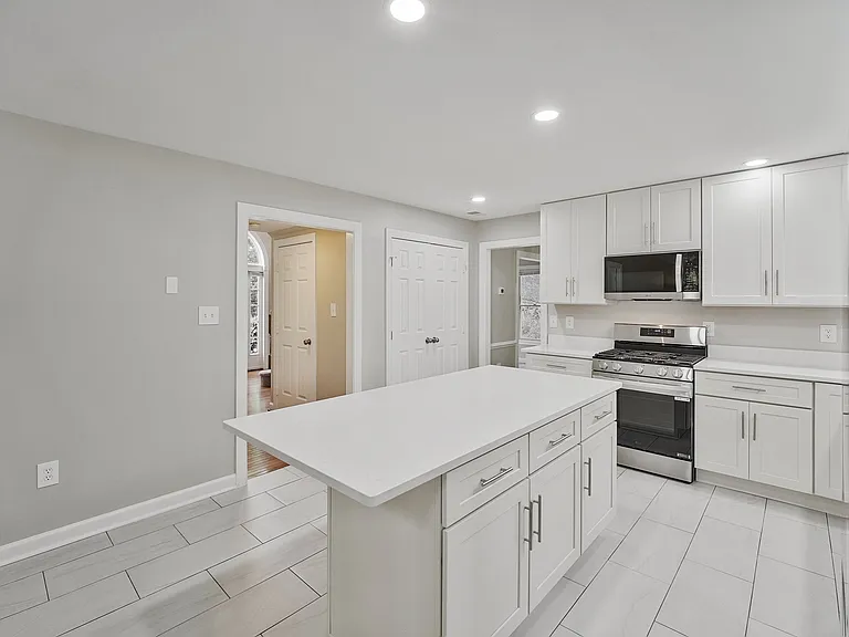 4287 Exeter Dr — Photo 15