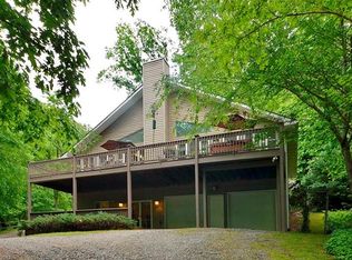 328 Red Oak Farm Rd, Hendersonville, NC 28739