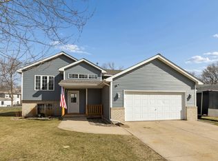 655 6th St SE, Cokato, MN 55321