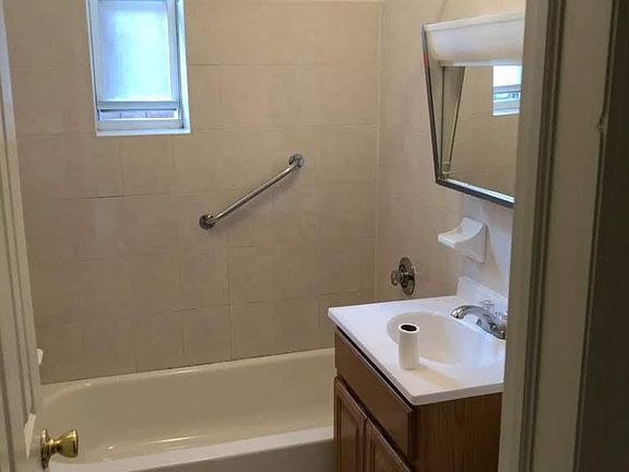4th image of 263 Palisade Ave #1
