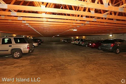 Island Place Apartments - On the River — Photo 53