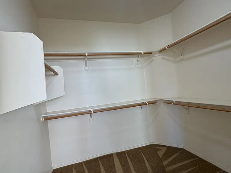 3603 Plaza De La Rosa — Photo 9