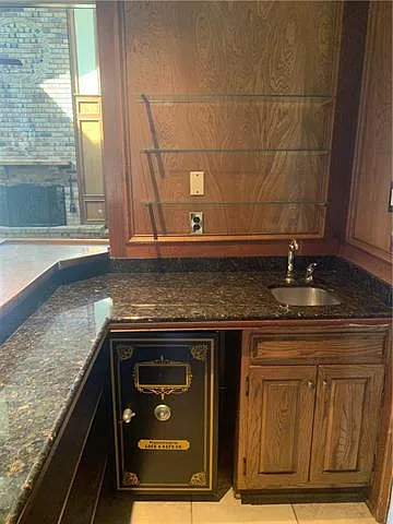 51 Yosemite Dr — Photo 9