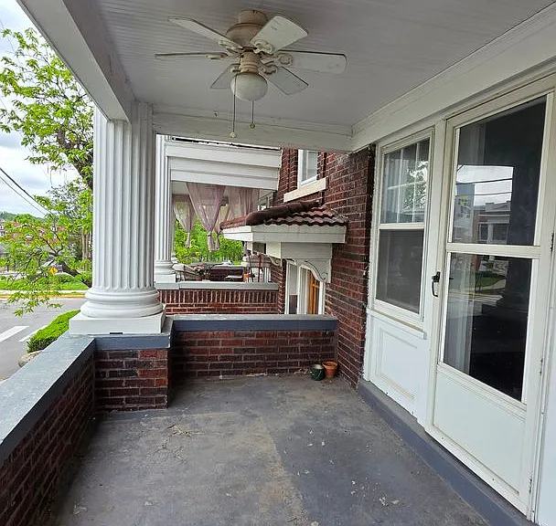 319 E 43rd St #1 — Photo 9