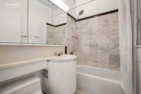 Rented by Sotheby's International Realty | media 28