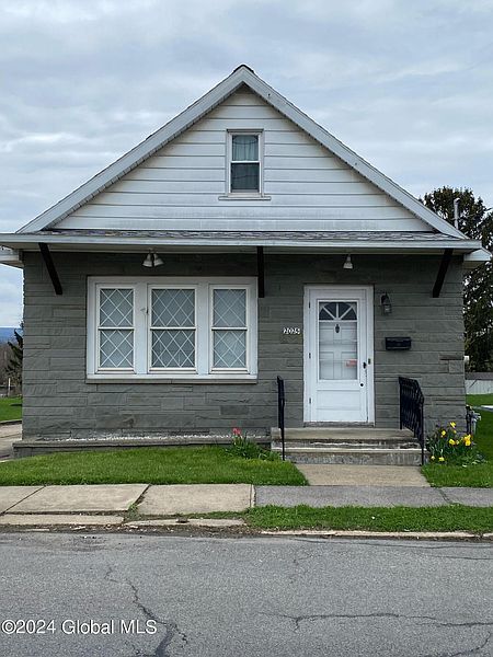 2nd image of 2025 Van Vranken Avenue