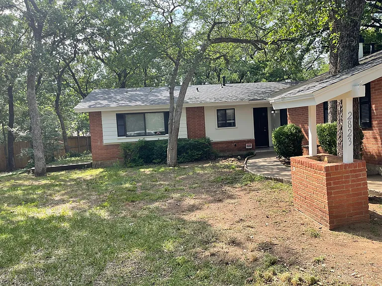 2823 Norwood Ln — Photo 9