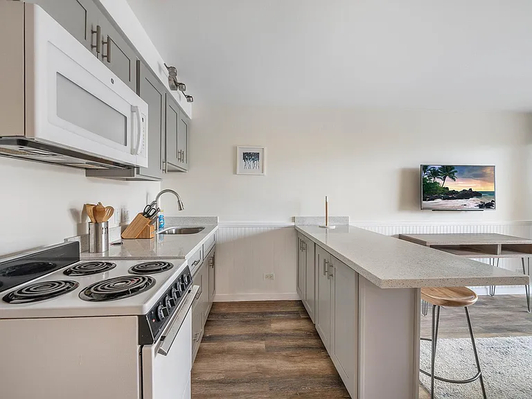 2211 Ala Wai Blvd #915 — Photo 11
