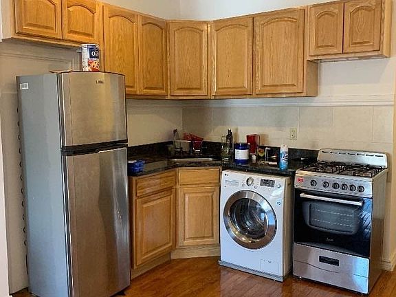 4th image of 2305 2nd Ave APT 56