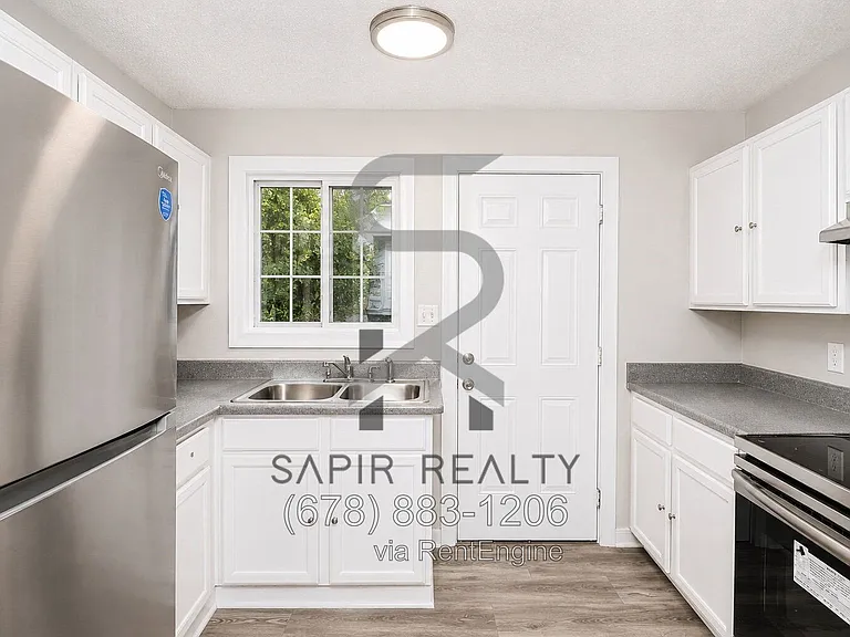 2065 Alison Ct SW #4 — Photo 3