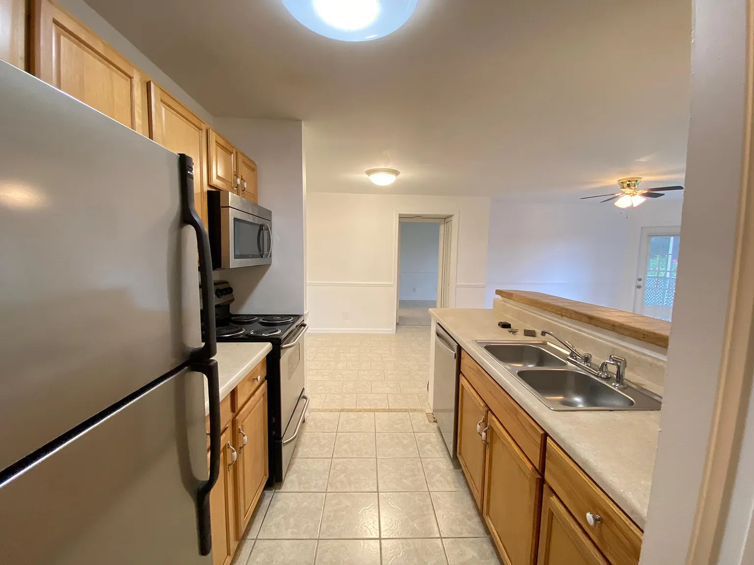 2 bed, 943 sqft, $1,500 — Photo 4