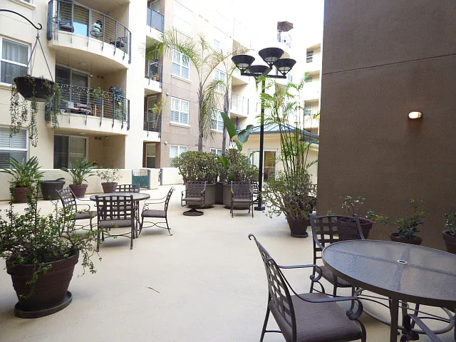2 bed, 1024 sqft, $3,095 — Photo 3