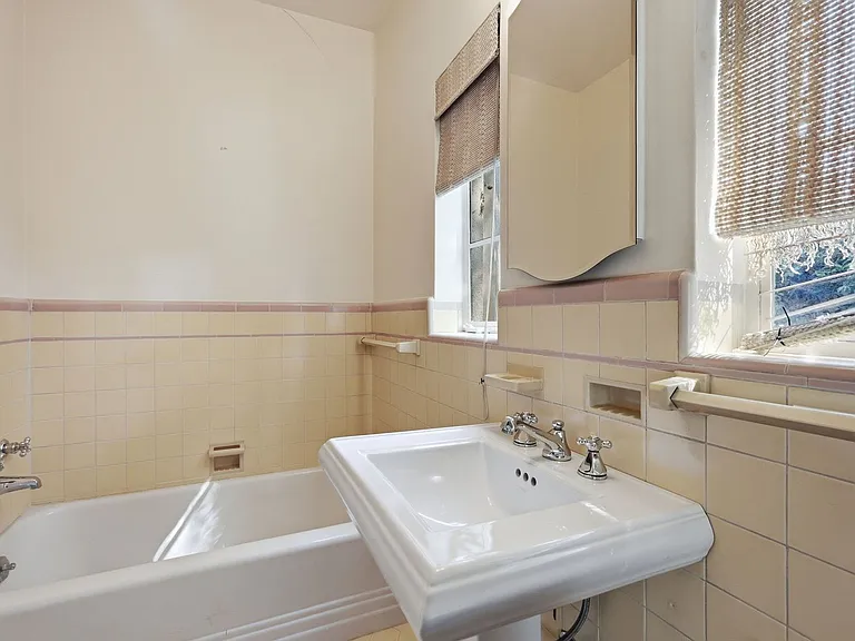 1238 W Coronado Rd — Photo 28
