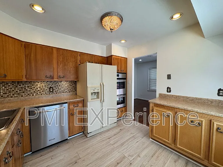 3203 Amador Dr — Photo 7