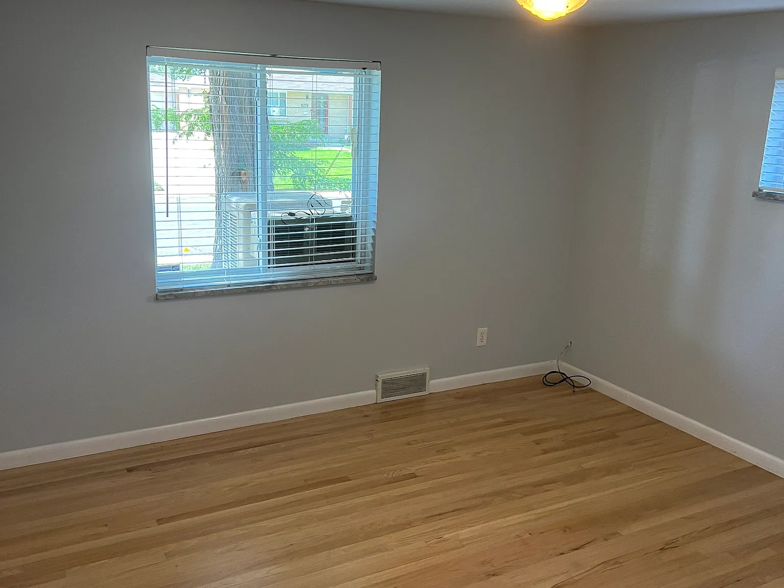 4 bed, 2000 sqft, $2,900 — Photo 3