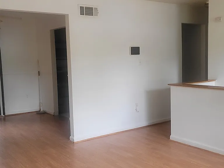 4419 Kentmore Dr — Photo 26