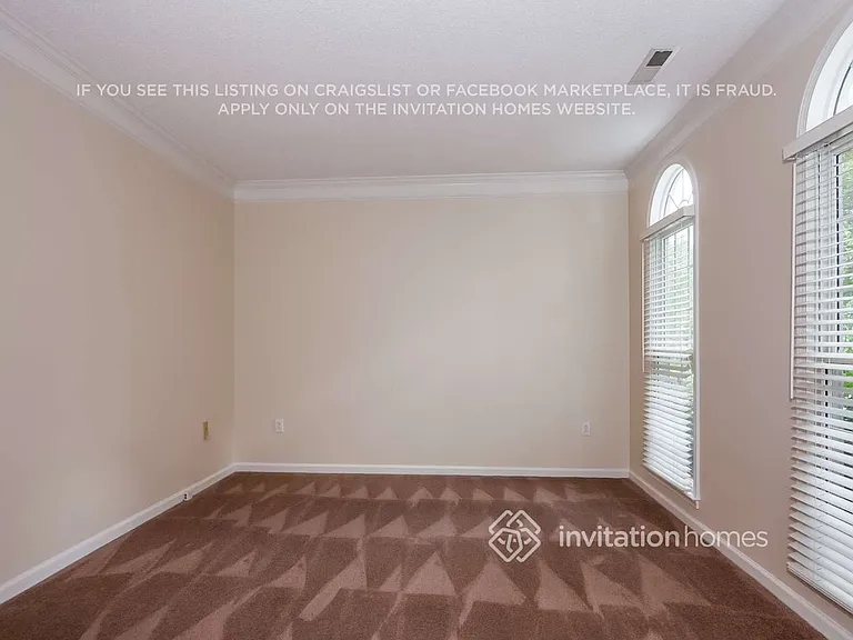 8728 Oakham St — Photo 9