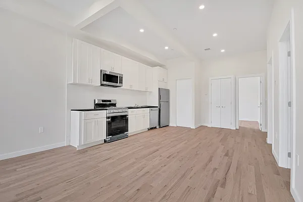 Rented by Compass | media 14