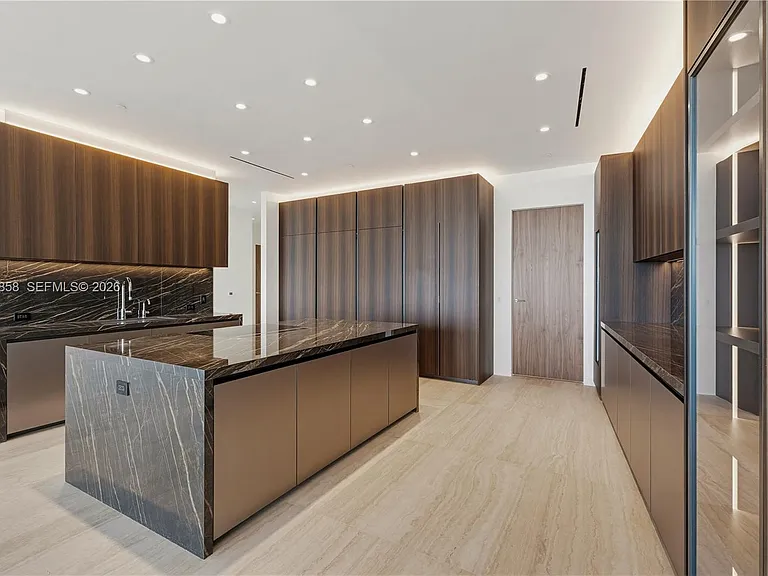 5 Grove Isle Dr #L502 — Photo 21