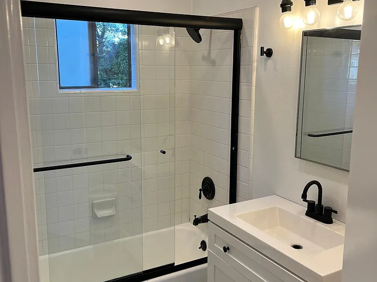 1031 Pico Blvd #3 — Photo 15