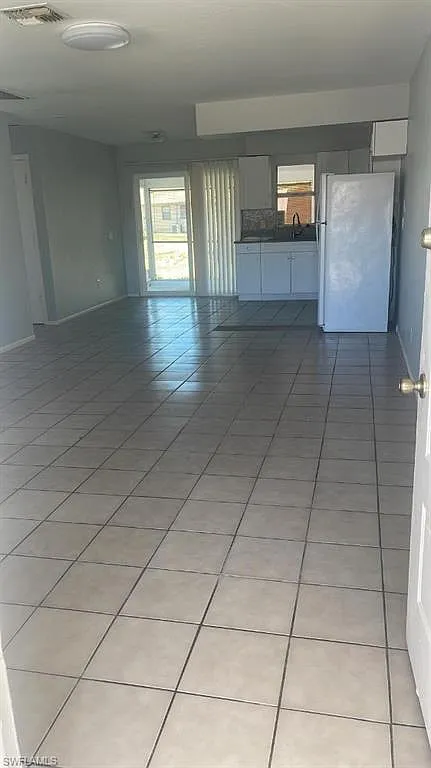 2 bed, 1.5 bath, 896 sqft, $1,650 — Photo 2