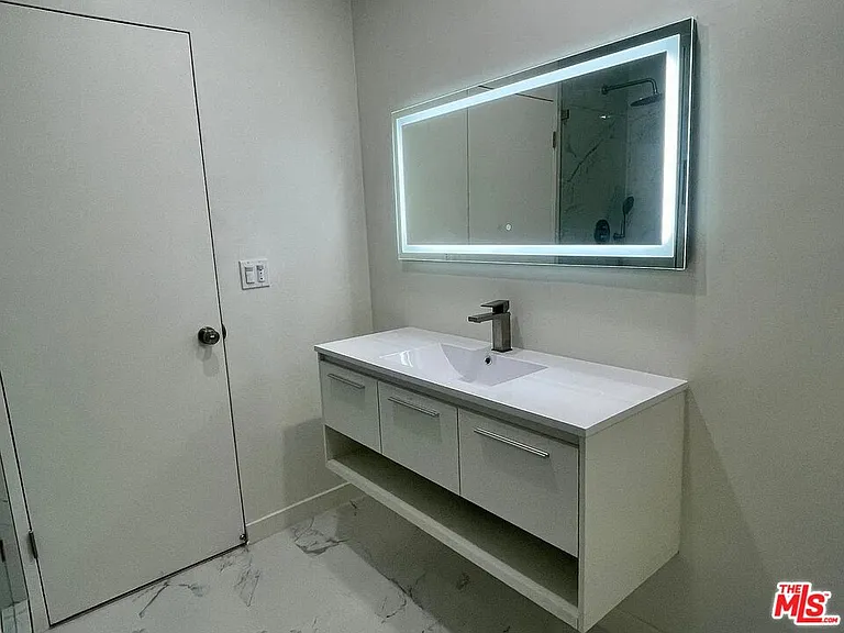 1447 S Westgate Ave #3 — Photo 5