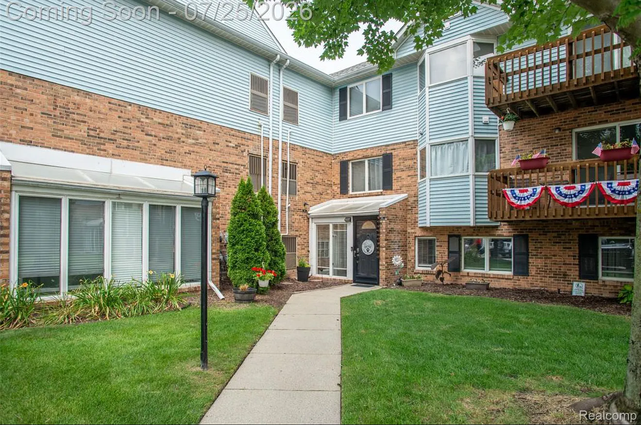 2 bed, 1009 sqft, $1,950 — Photo 3
