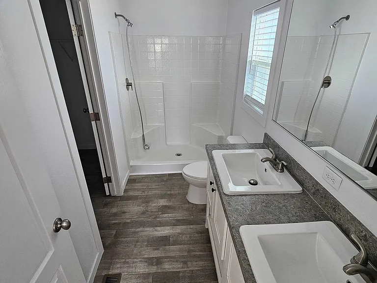 2627 S Lamb Blvd #81 — Photo 10