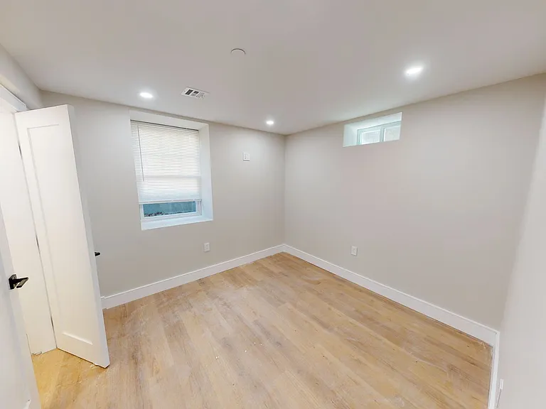 93 Williston Rd — Photo 8