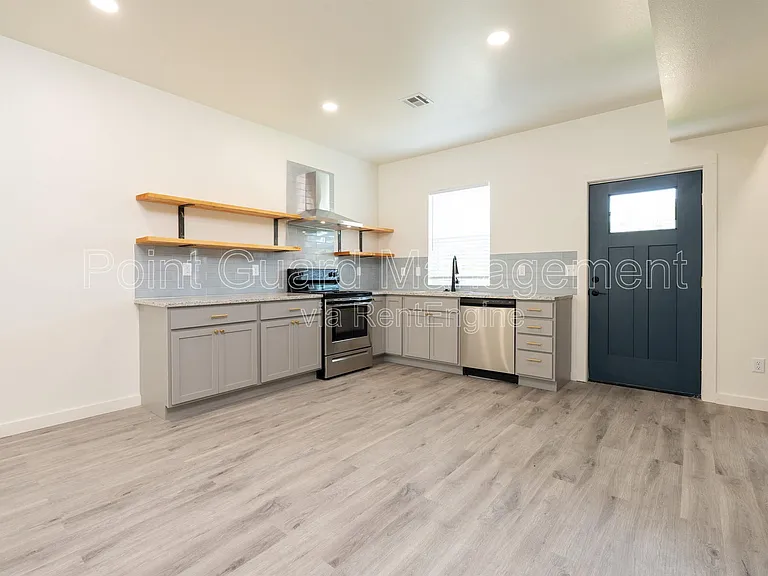 2885 N Oliver St — Photo 40