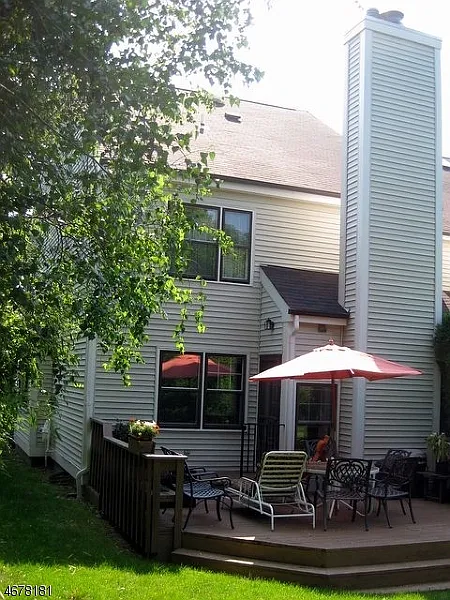 3 bed, 2.5 bath, $3,690 — Photo 2