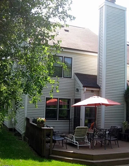 25 Wexford Dr — Photo 2