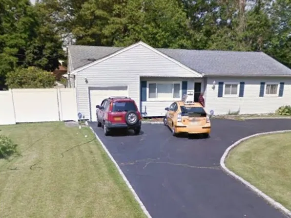 1582A Lincoln Blvd, Bay Shore, NY 11706