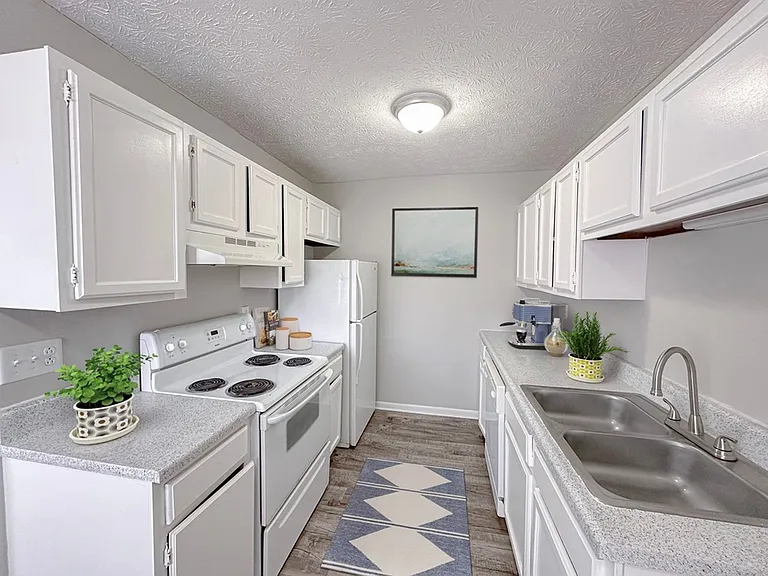 Rand Stockton Apartment Homes — Photo 38