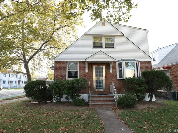 50-36 190th St, Fresh Meadows, NY 11365