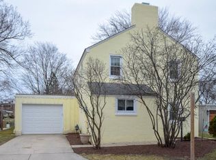 5614 Badger Ct, Greendale, WI 53129