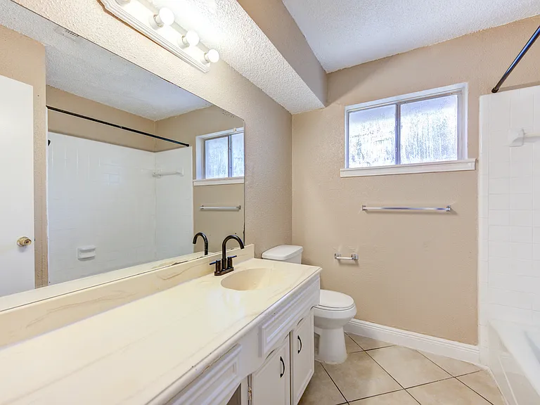 2427 Ridgemont Dr — Photo 25