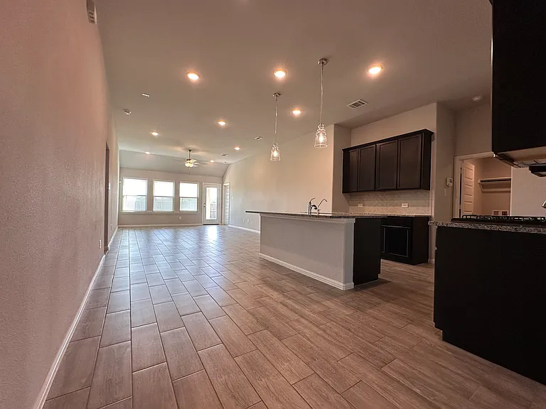 2516 Rambling Rd — Photo 6