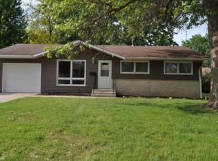 711 W 20th St, Carroll, IA 51401
