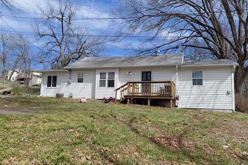 1st image of 3812 NE Drexel Rd
