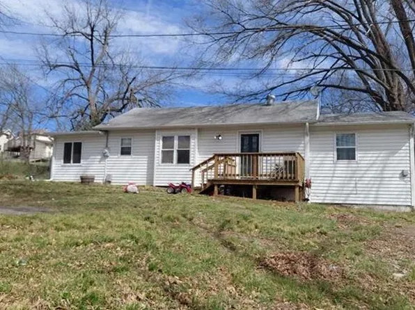 3812 NE Drexel Rd, Kansas City, MO 64117