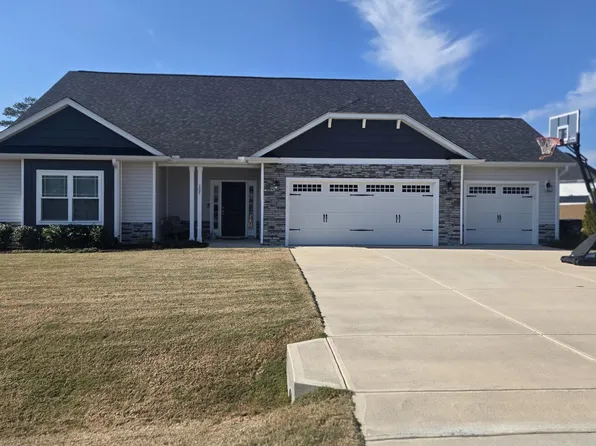 207 Spring Forest Dr, Goldsboro, NC 27534